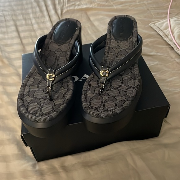 Black leather wedge - Picture 14 of 17